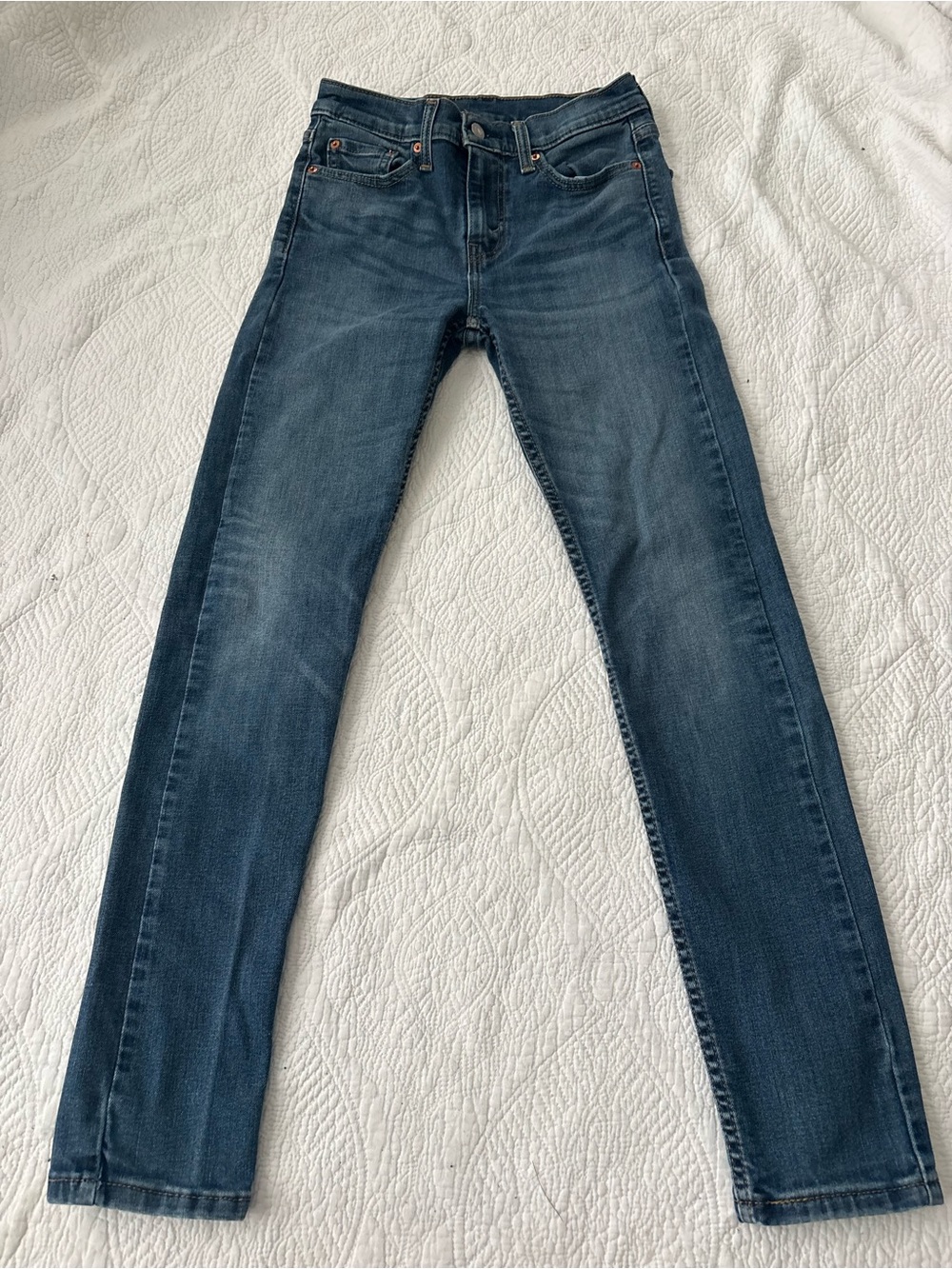 Levi Strauss 510 jeans. 27 X 32. Medium wash. Slim cut. Red tag. Nice shape!